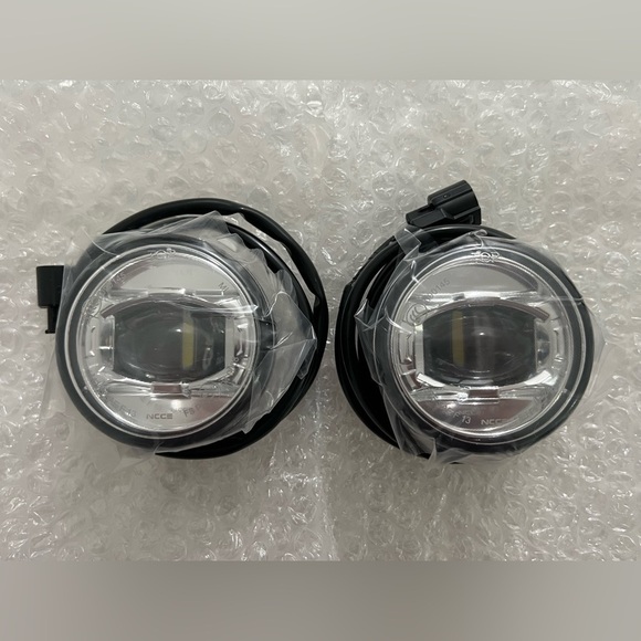 Genuine OEM Honda 08V71-МКС-A01 LED Fog Lights For GL1800 Gold Wing NEW Open Box - Picture 1 of 6